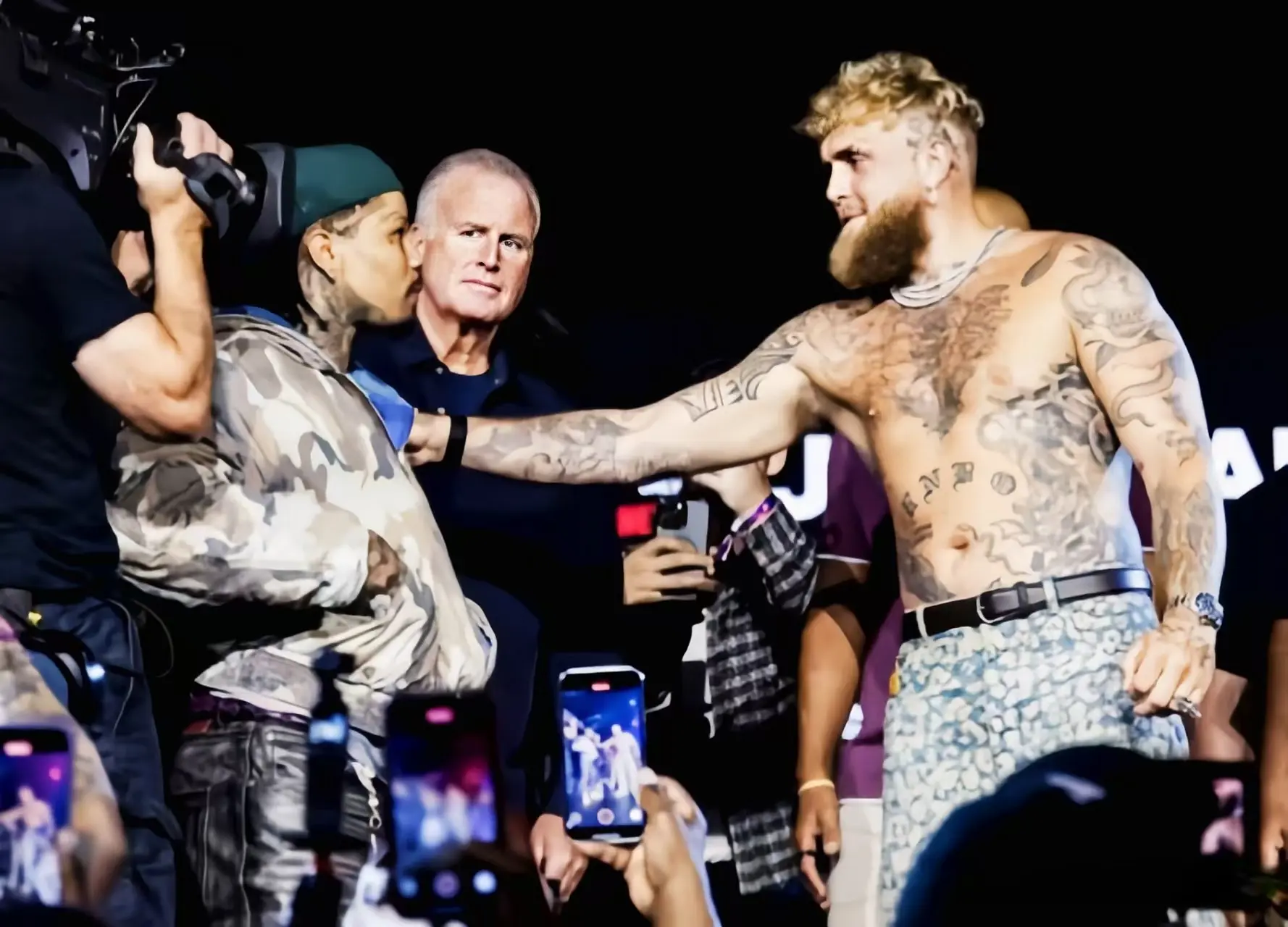 网红兼十八, 进攻很强大 网红兼十八, 进攻很强大